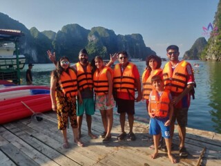 halong_bay_kayaking_vietnam